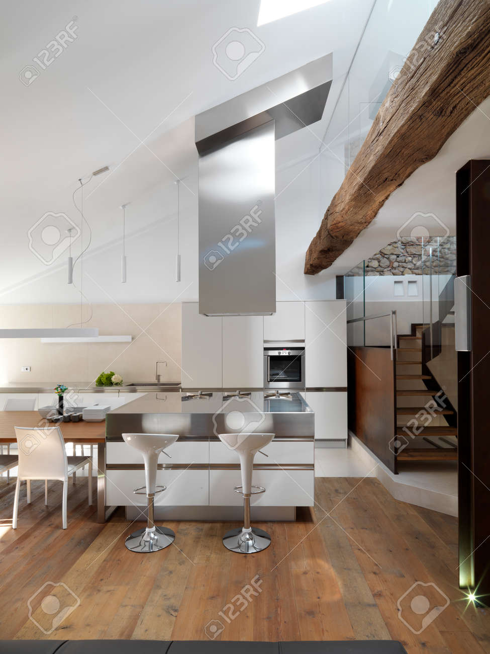 Cucina moderna con dispensa angolare : cucina moderna con dispensa ...