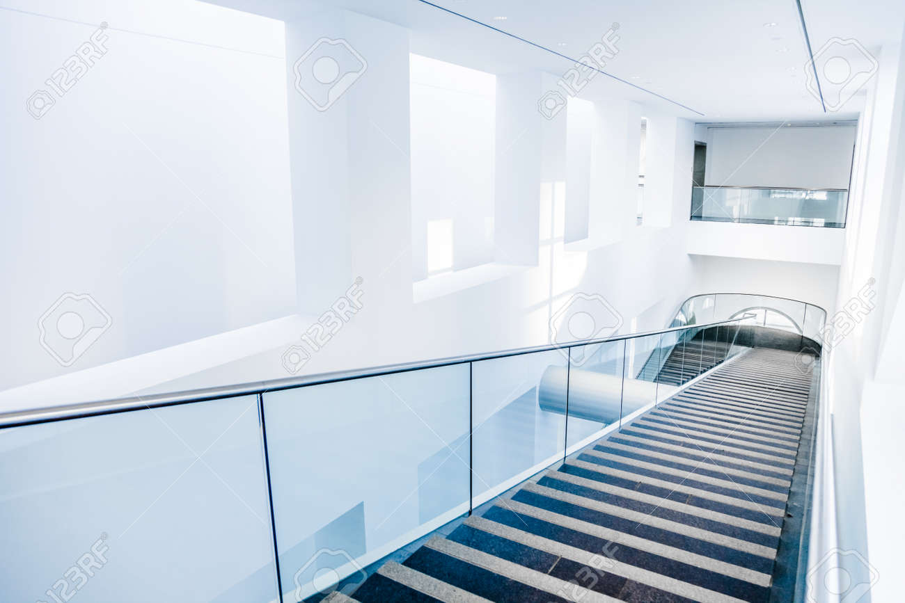 Editorial montreal, kanada. fine arts museum moderne treppen set ...