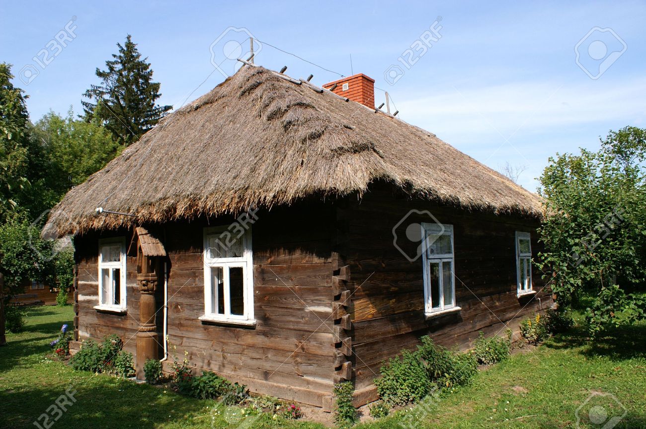 Sehr alte haus mit holz aus polen lizenzfreie bilder 3597509