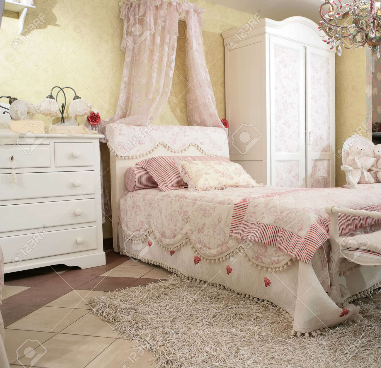 Innere zu luxus schlafzimmer im rokoko stil, teure möbel ... Luxus schlafzimme