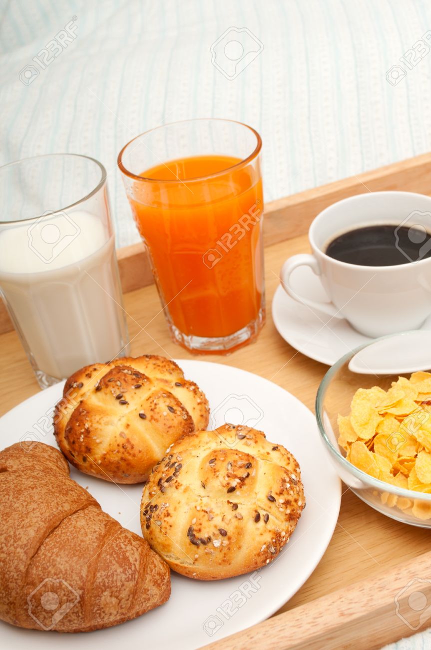 Chambres d'hôtes corn flakes, café, croissant, jus d'orange ...