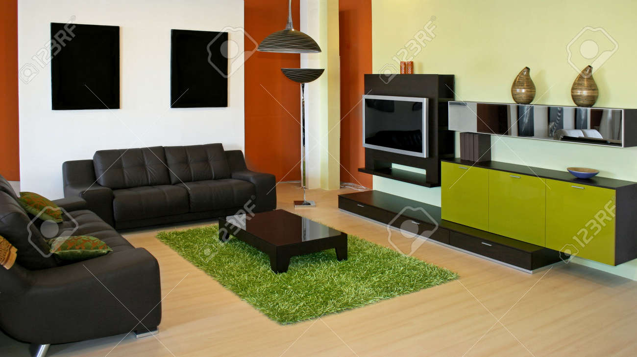 Moderne wohnzimmer mit grün und terracotta farben lizenzfreie ...
