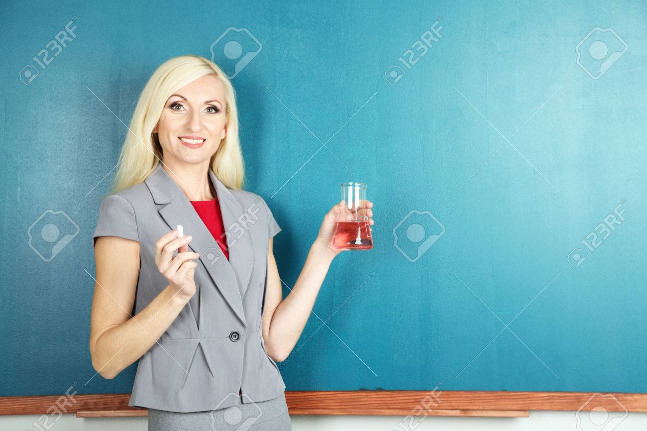 учительницы Писает учительница