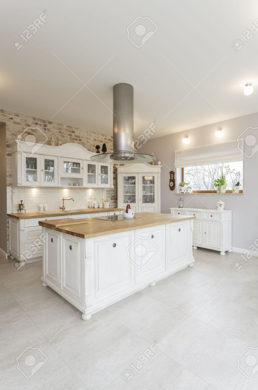 Toscana interno bianco cucina elegante foto royalty free ...
