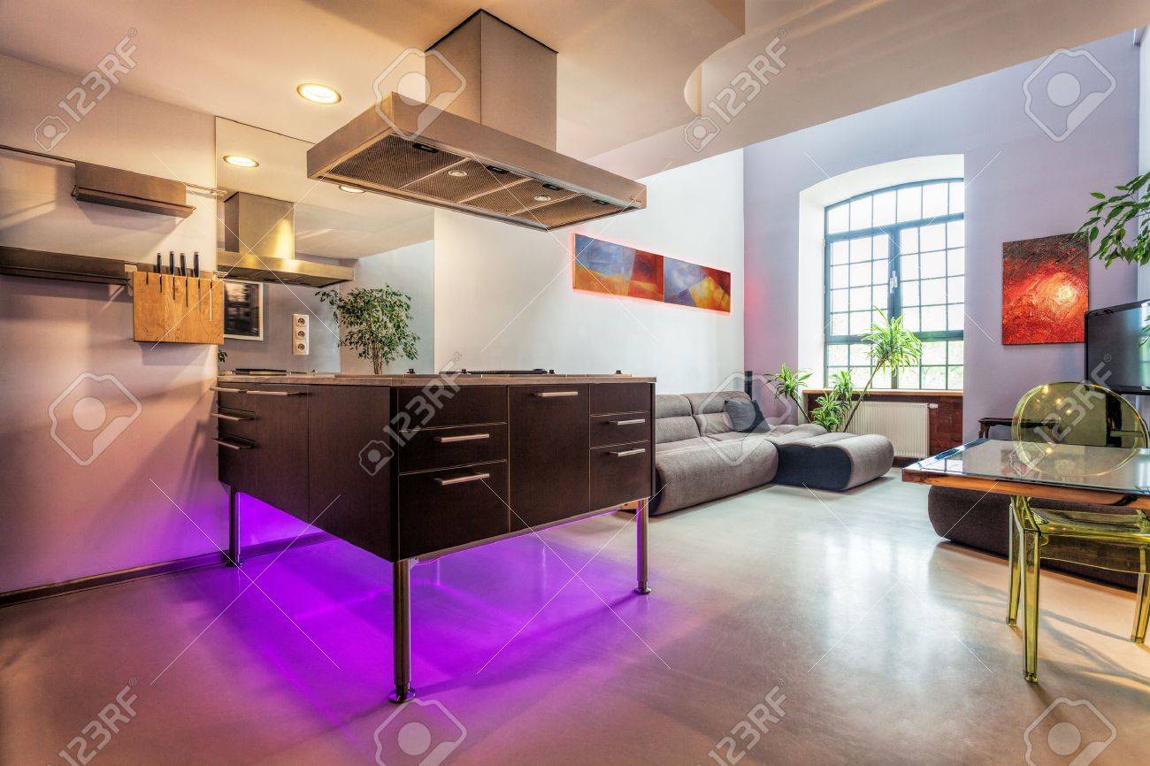 Modern loft inredning, kök och vardagsrum royalty fria stockfoton ...