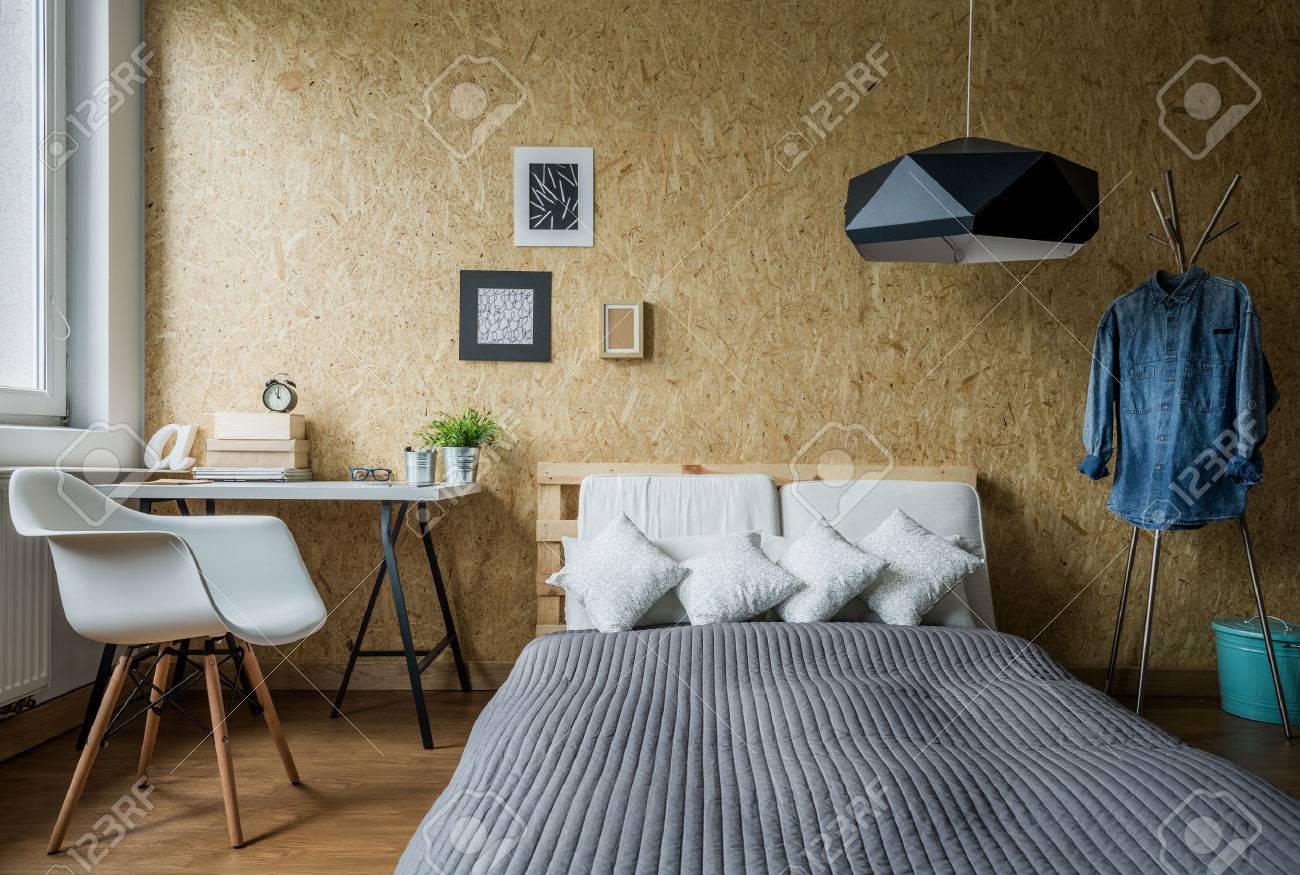 Slaapkamer muur royalty vrije foto's, plaatjes, beelden en stock ...
