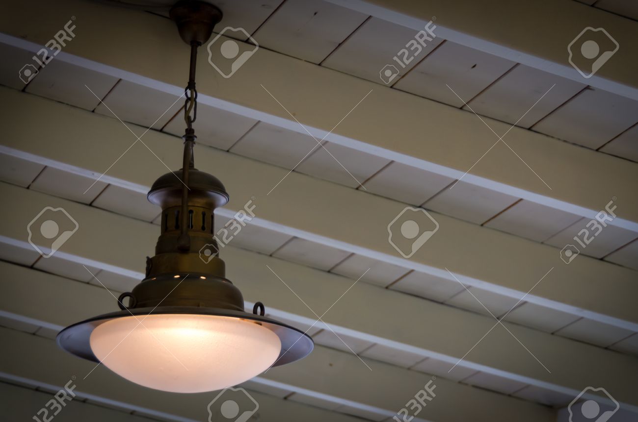 Soffitto con travi in legno in inglese: travi in legno a vista per ... Creativo soffitto Botte