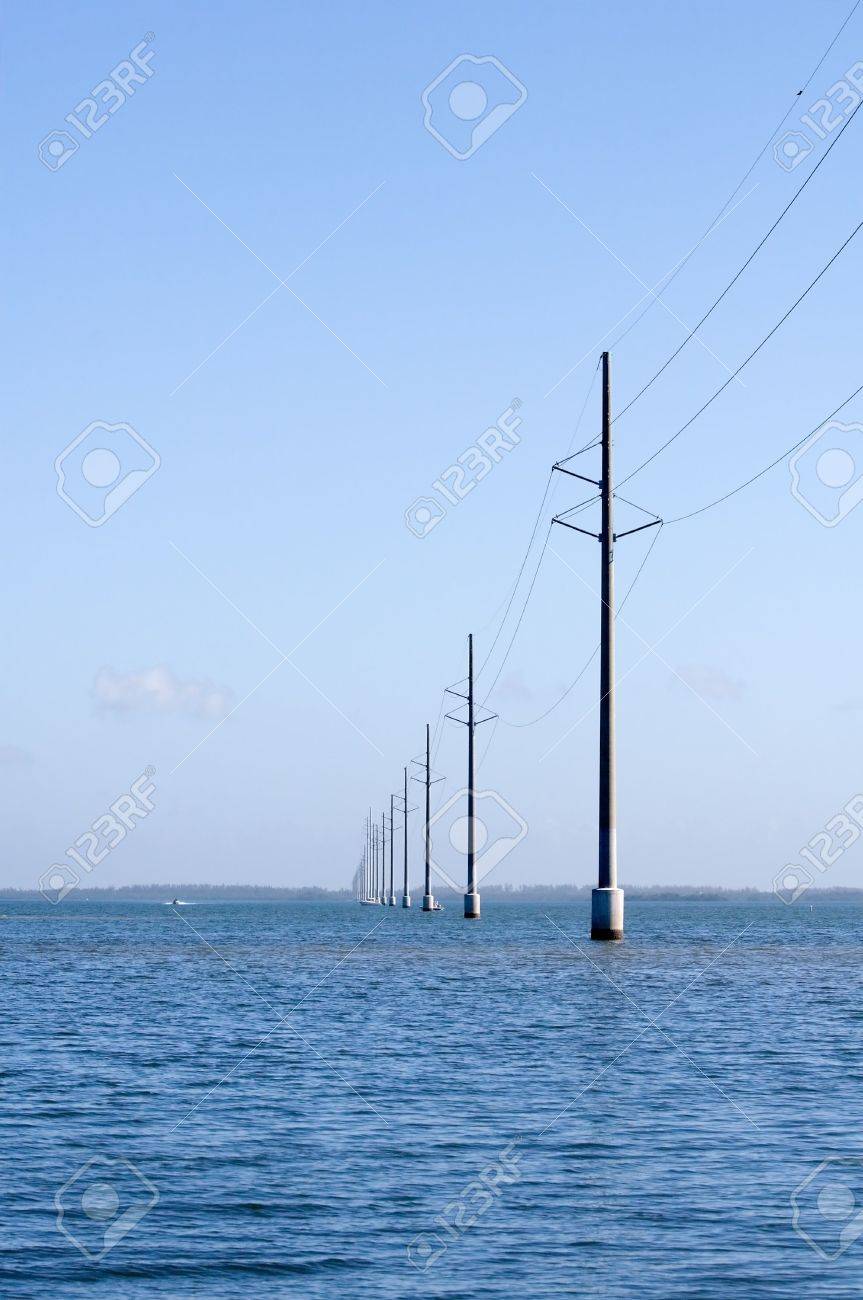2690978-Electric-power-lines-over-water-in-florida-Stock-Photo.jpg