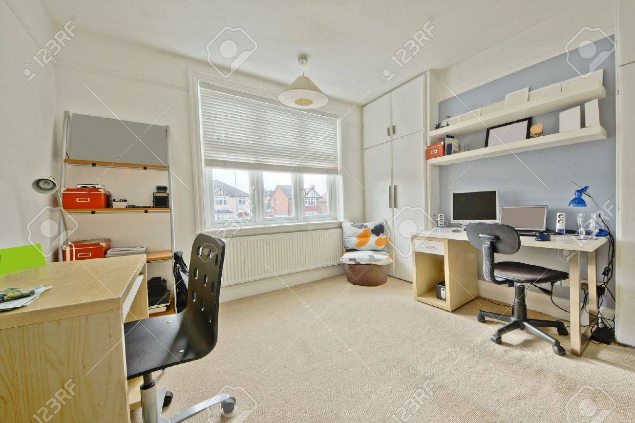 Tieners slaapkamer in pas verbouwde huis schoon ontwerp modern ...