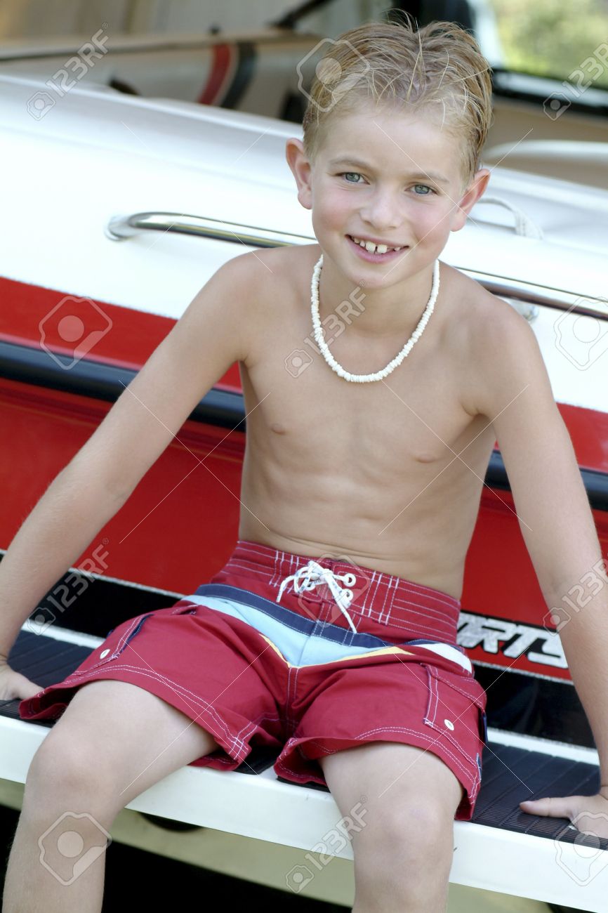 Junge nudisten