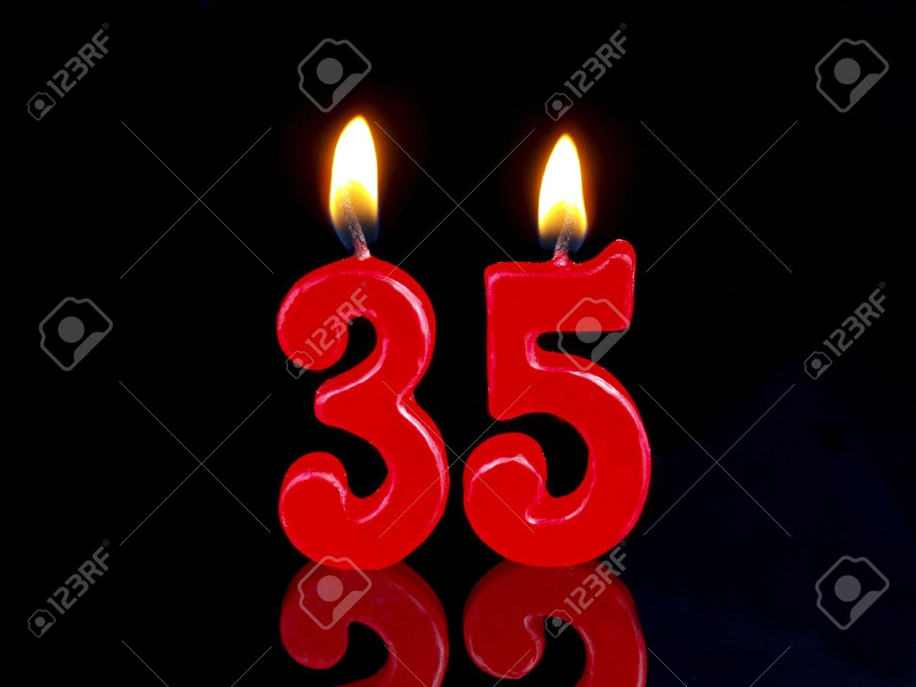 15566308-Birthday-candle-showing-Nr-35-Stock-Photo-number.jpg