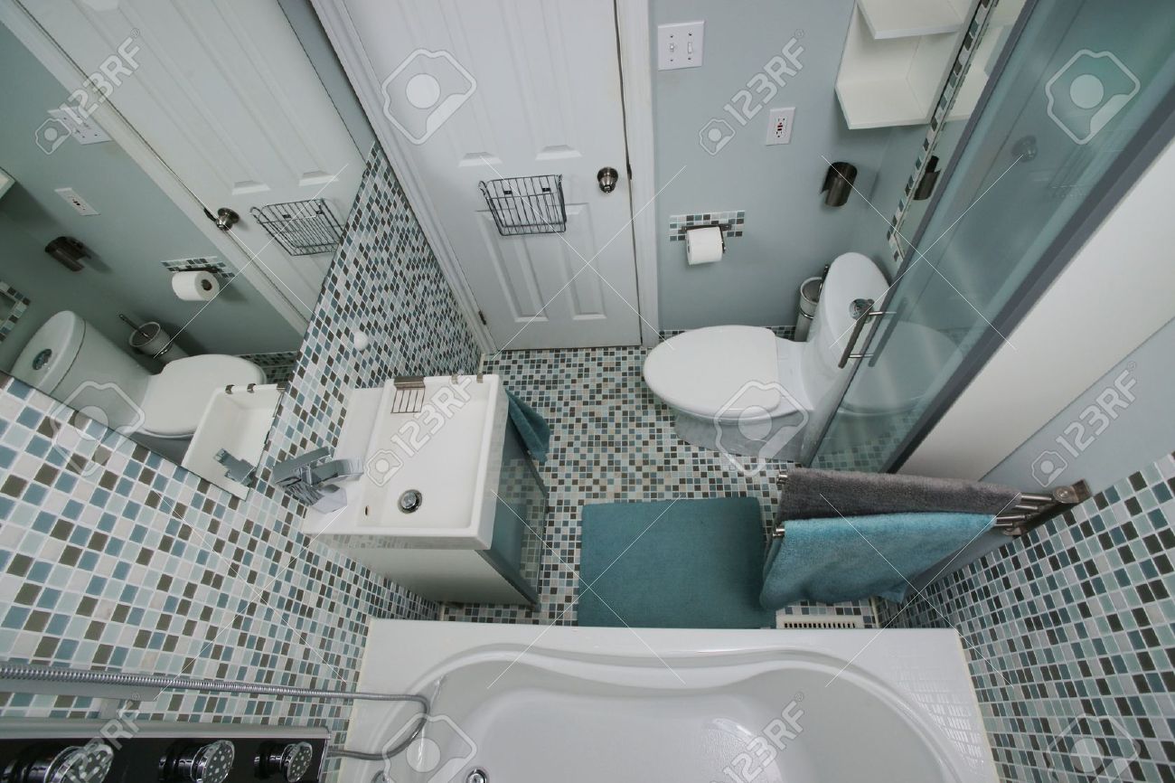 Petite salle de bains tuiles modernes de mosaïque d'intérieur ...