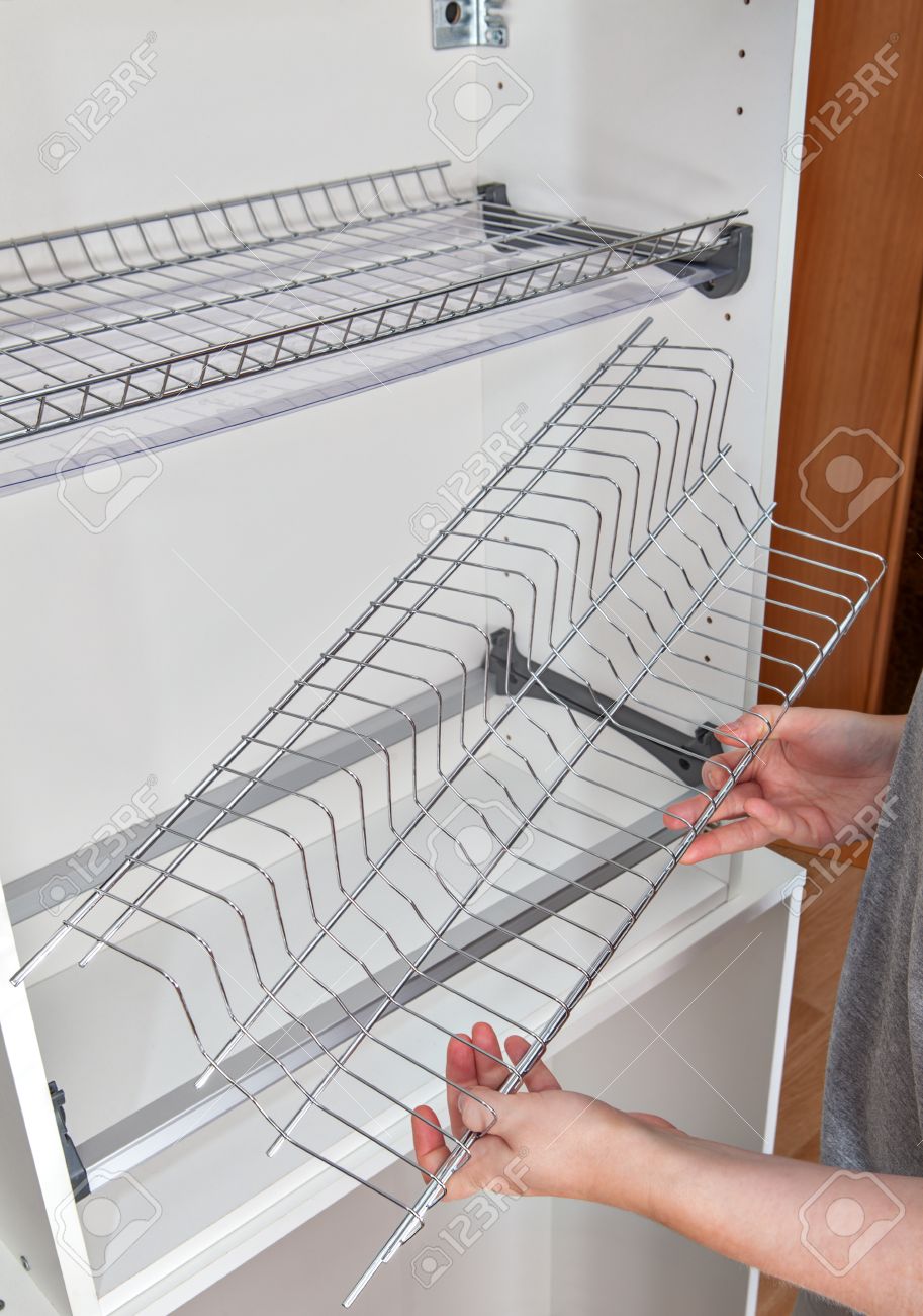 Installare mensola a muro montato sotto mobile da cucina con ...