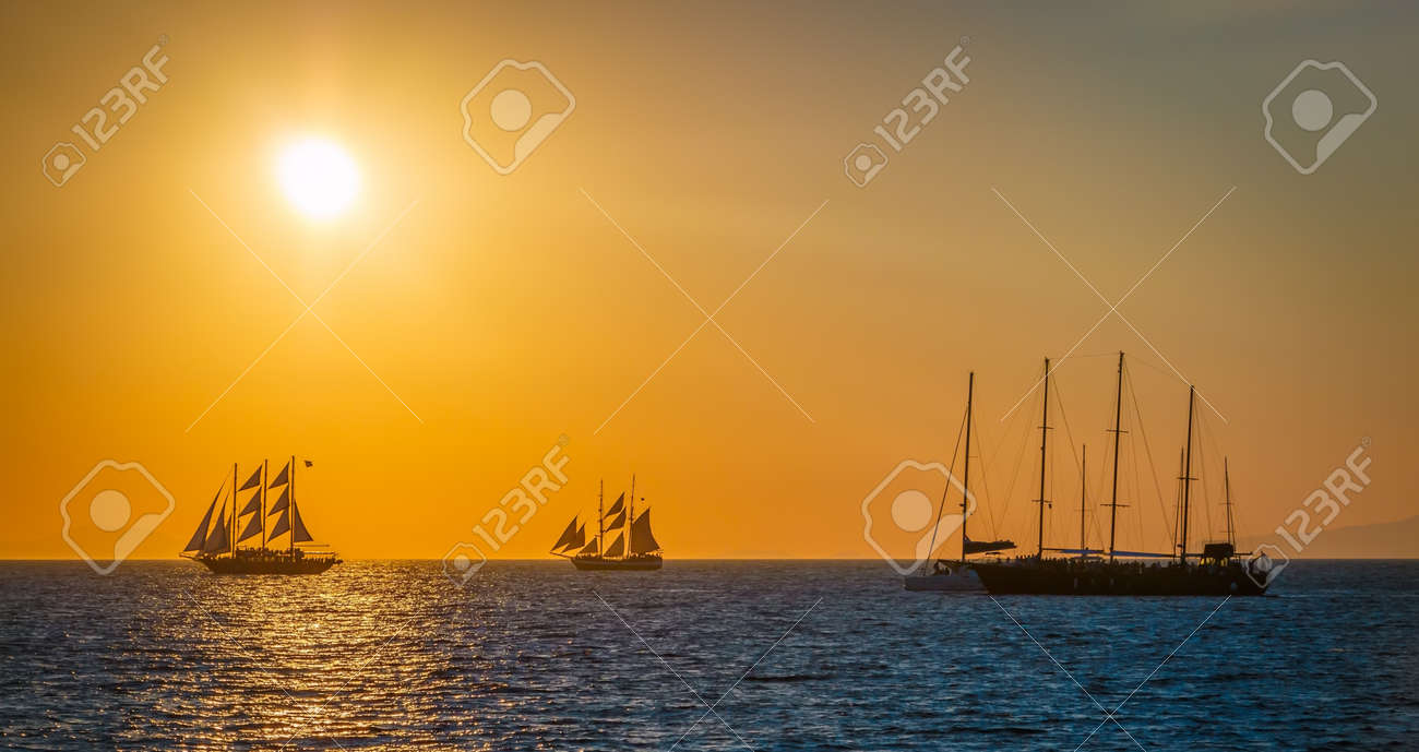 Segelschiffe Auf Dem Meer In Roten Sonnenuntergang Lizenzfreie ... Segelschiffe auf dem meer sonnenuntergang
Segelschiffe auf dem meer sonnenuntergang
Segelschiffe Auf Dem Meer In Roten Sonnenuntergang Lizenzfreie ...