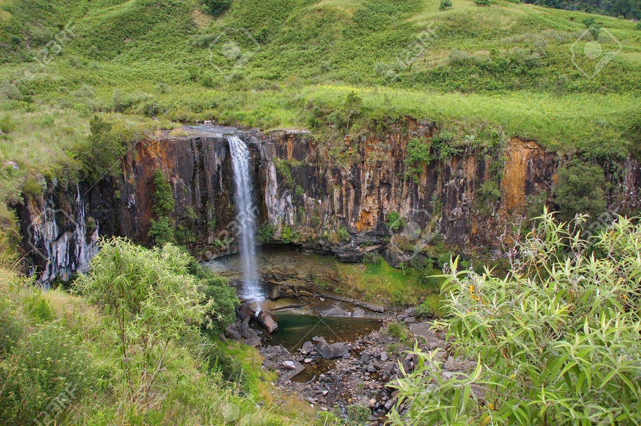 http://previews.123rf.com/images/intsys/intsys1212/intsys121200042/17030649-Sterkspruit-waterfall-Drakensberg-South-Africa-Stock-Photo.jpg
