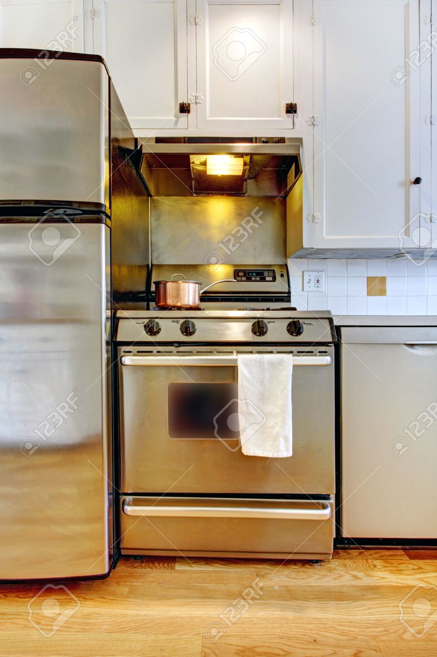 Rivestimento cucina bianca moderna : piastrelle cucina bianca ... Cucina stile paris bianca