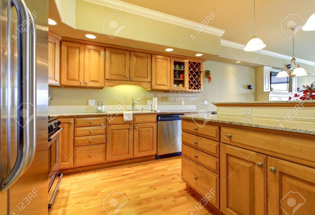 Luxus wohnung holz küche interieur. lizenzfreie fotos, bilder und ... Küche luxus