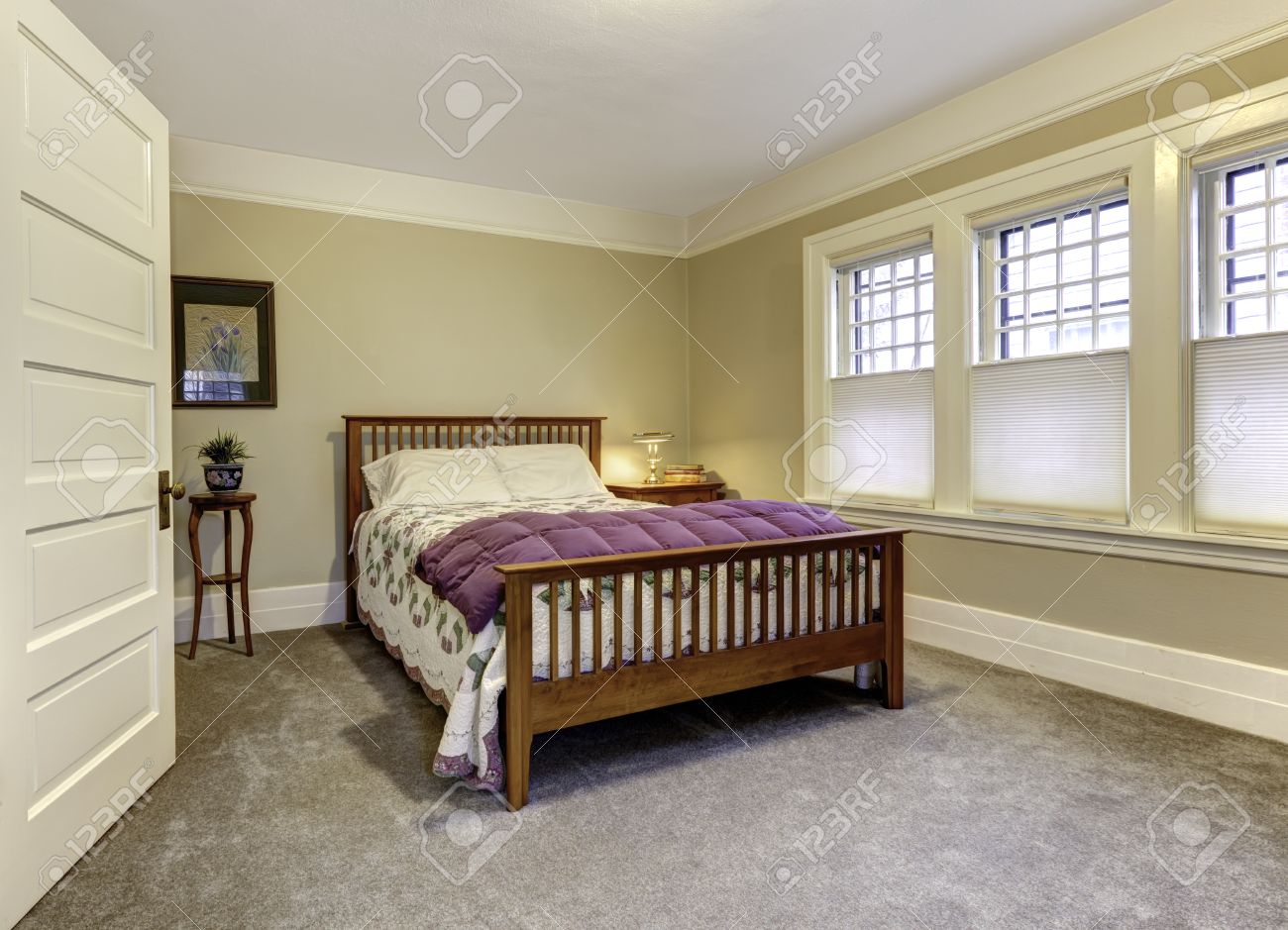 Pareti a strisce beige: crema a strisce fondo di carta beige ...