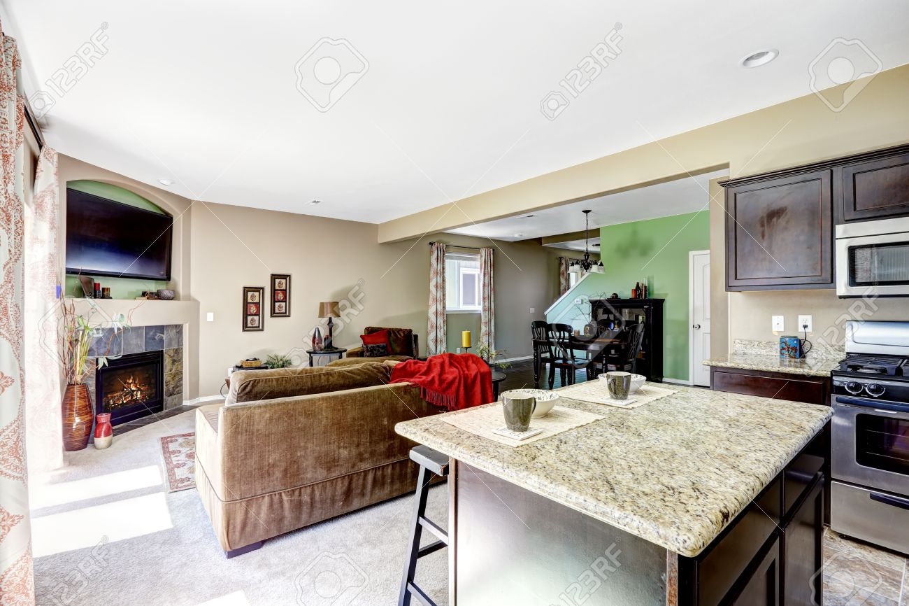 Cucina a vista con isola : cucina a vista sul soggiorno. cucina a ...