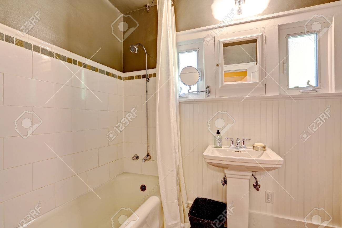 Piastrelle bagno marrone: bagno con mosaico marrone triseb ...