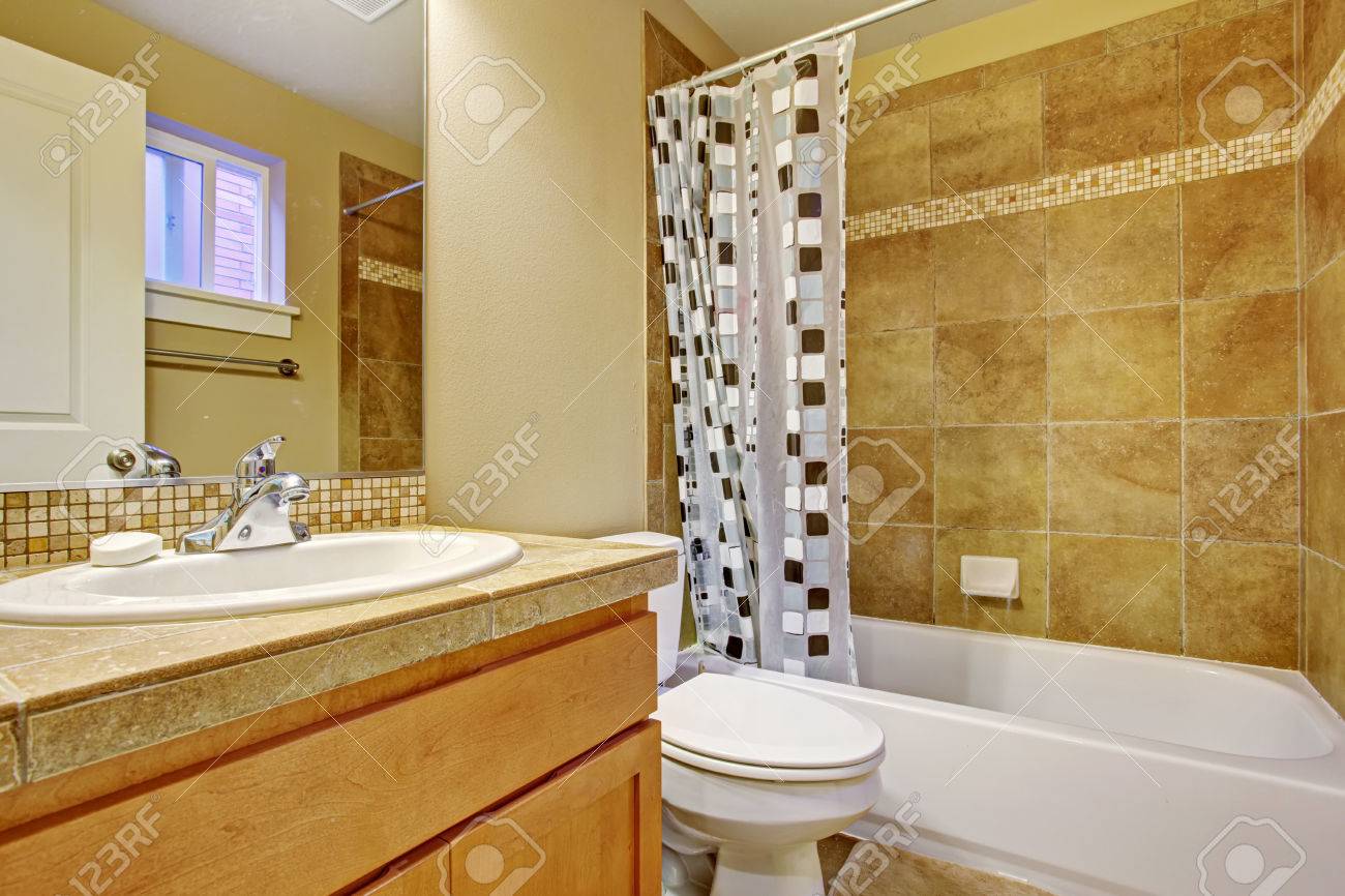 Piastrelle cucina specchio : piastrelle bagno color oro ...
