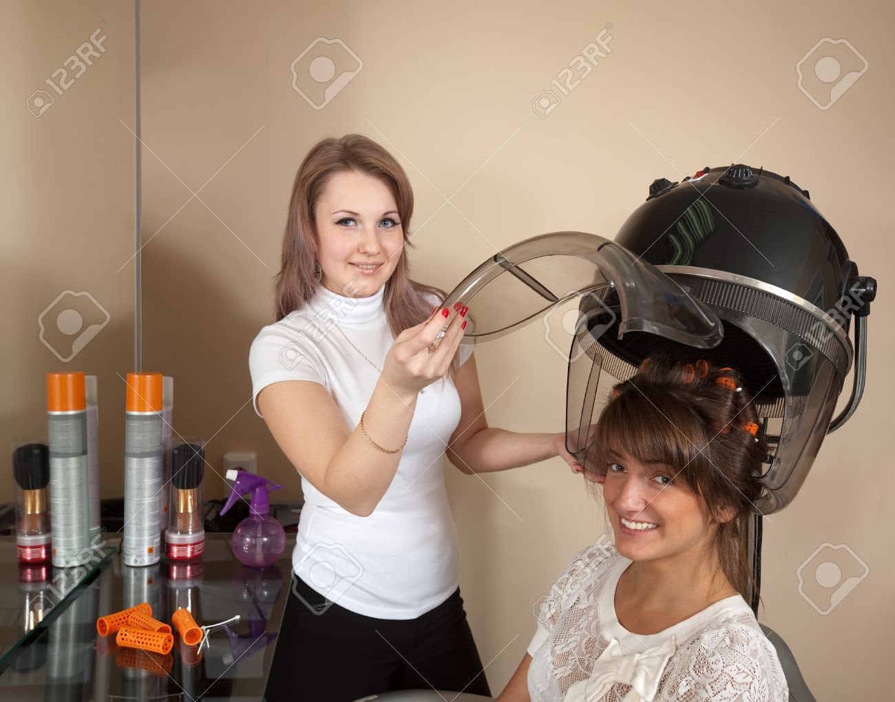 10677718-Female-hairdresser-working-with