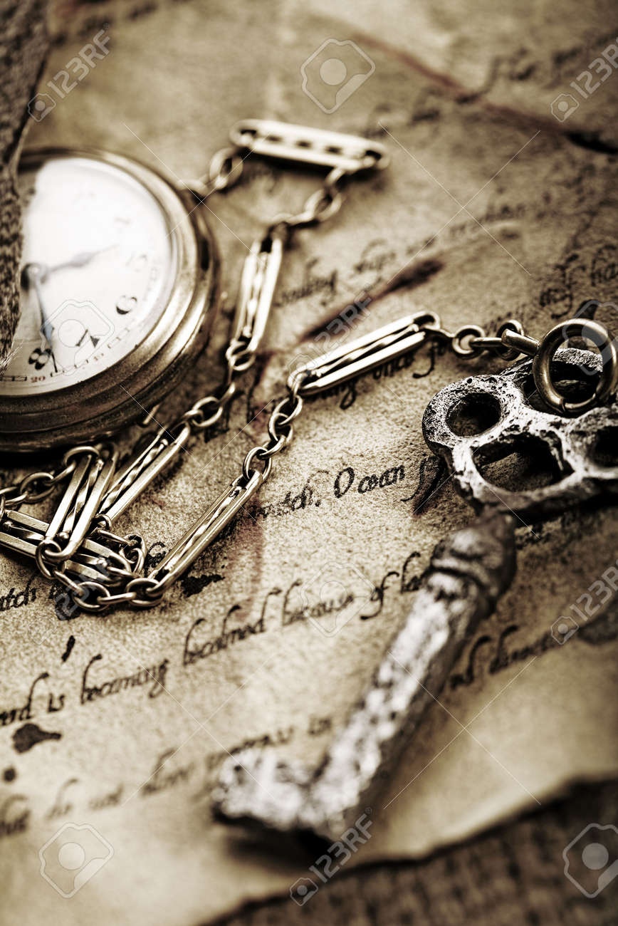 Orologio antico manoscritto & foto royalty free, immagini ... Orologio antico