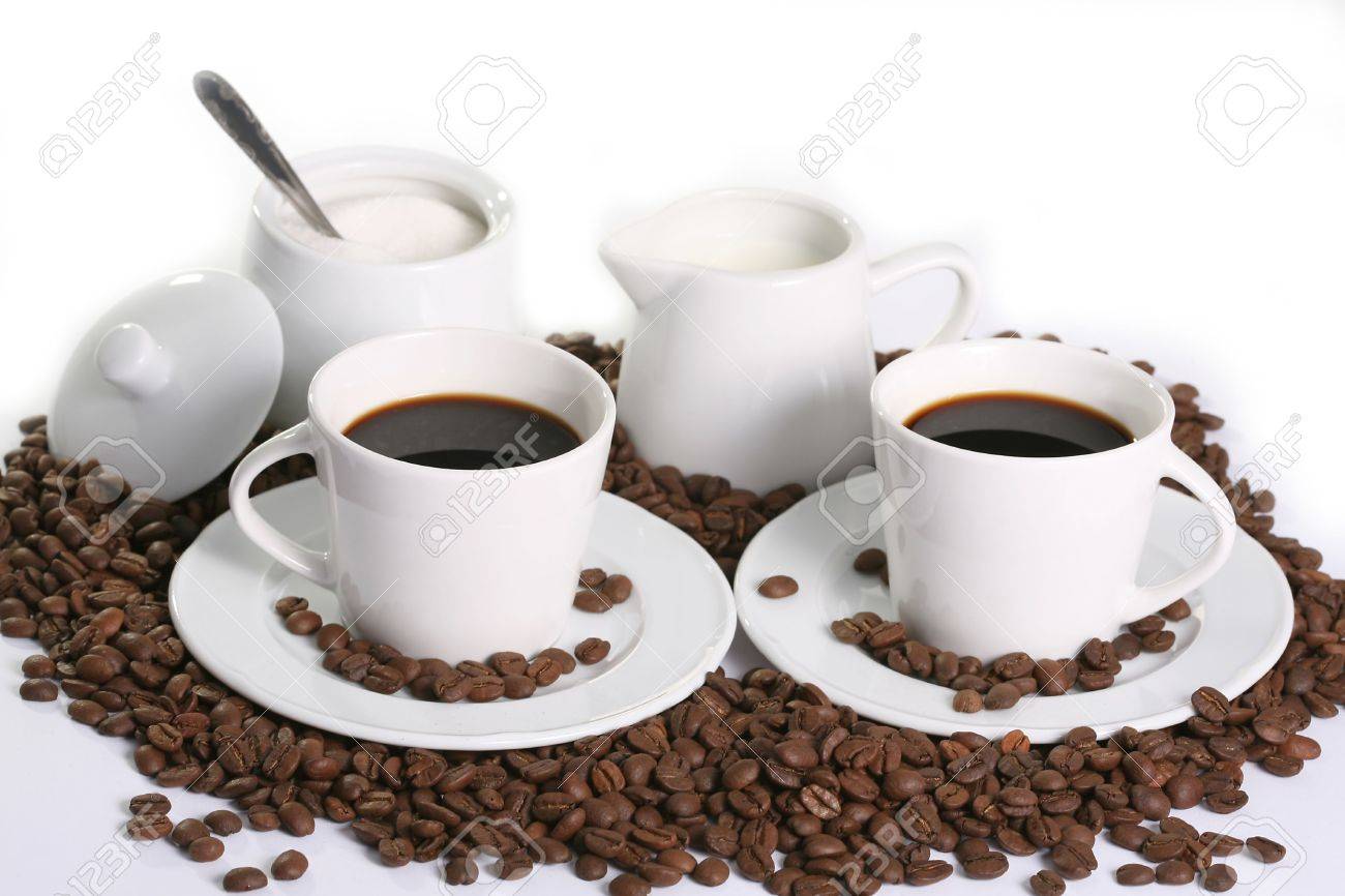 6690163-Zwei-Tassen-Kaffee-mit-Milch-Zuc