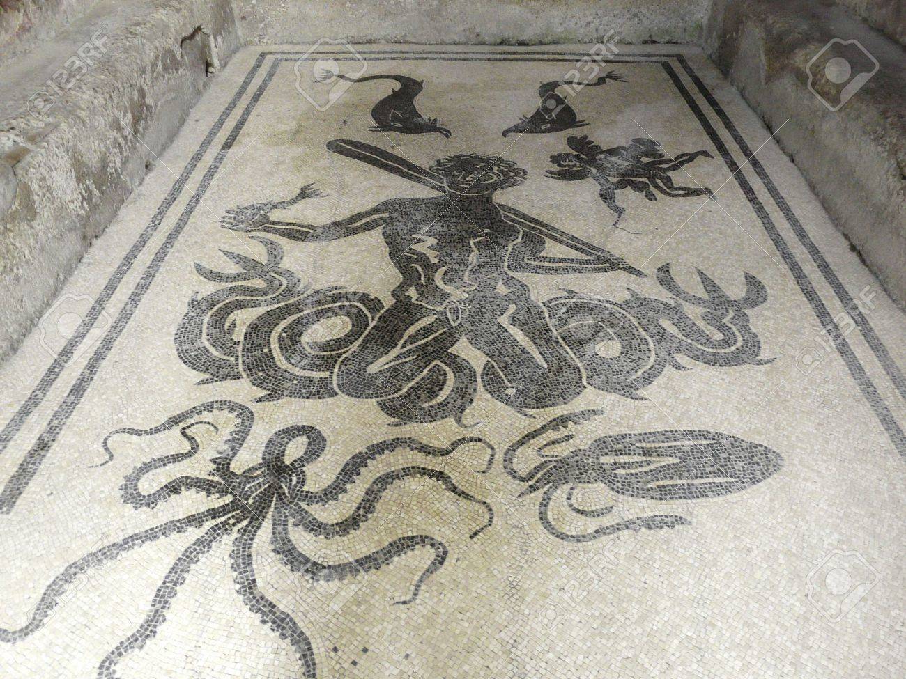 Schwarz und weià fuÃboden mosaiken in der antiken römischen stadt ...