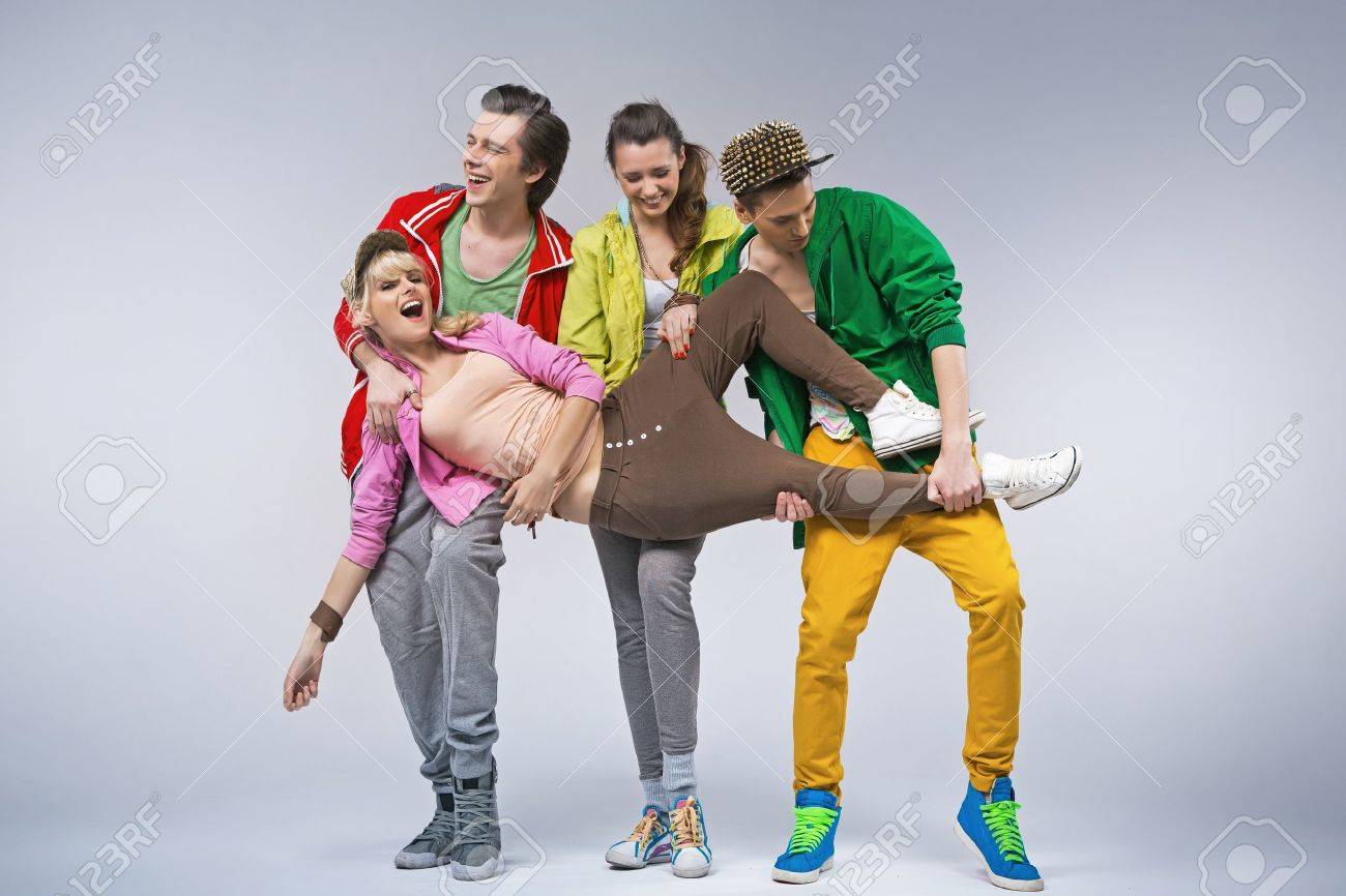 Funny Poses Group Photo Poses Musicals