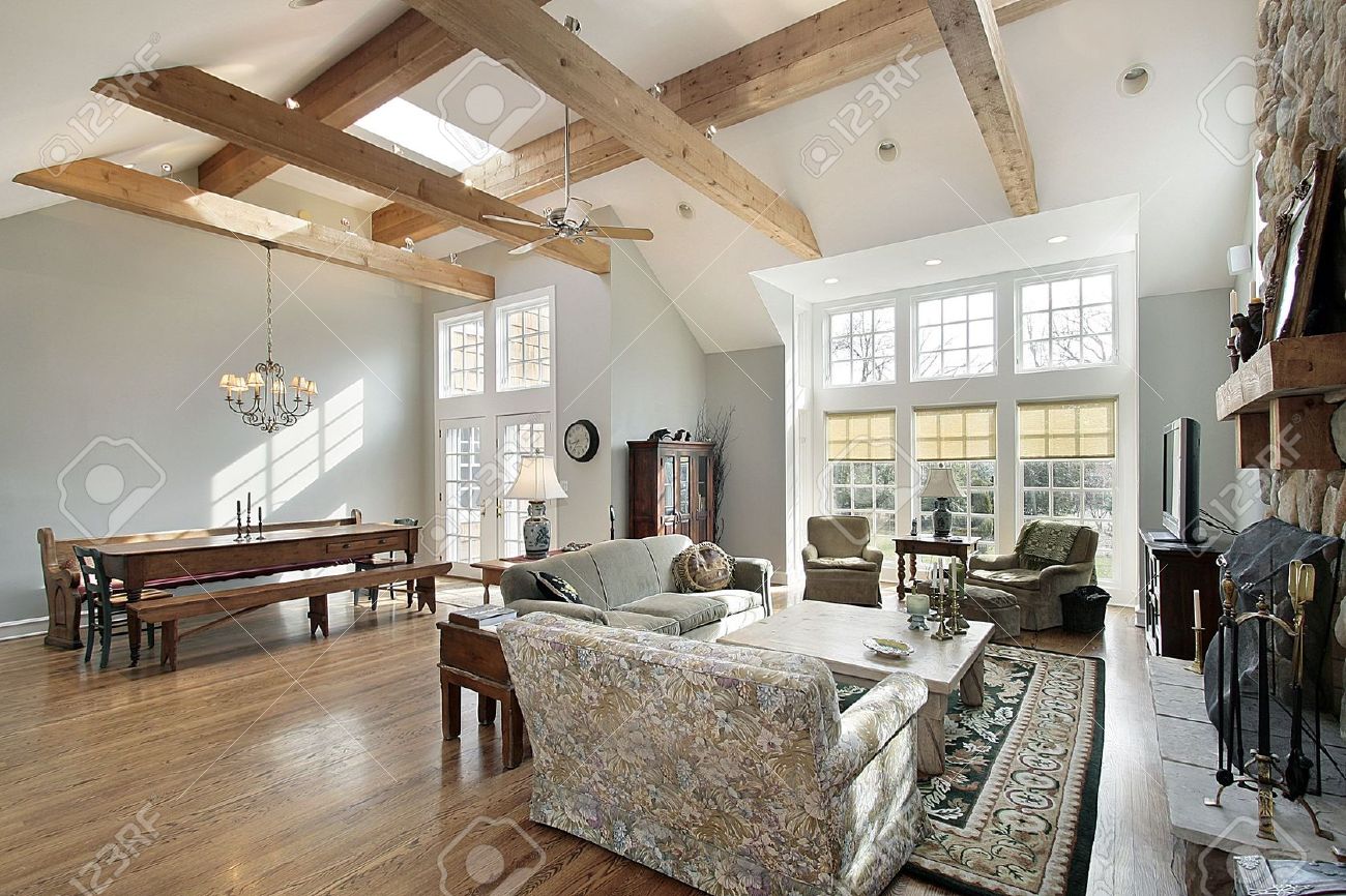 Soffitto con travi in legno in inglese: travi in legno a vista per ... Creativo soffitto Botte