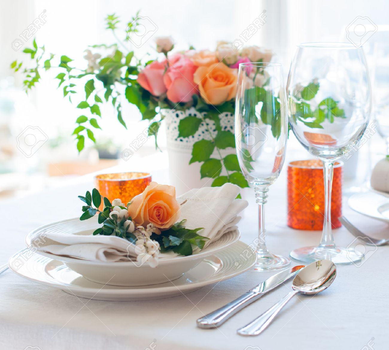 Hochzeit tisch lizenzfreie vektorgrafiken kaufen: 123rf