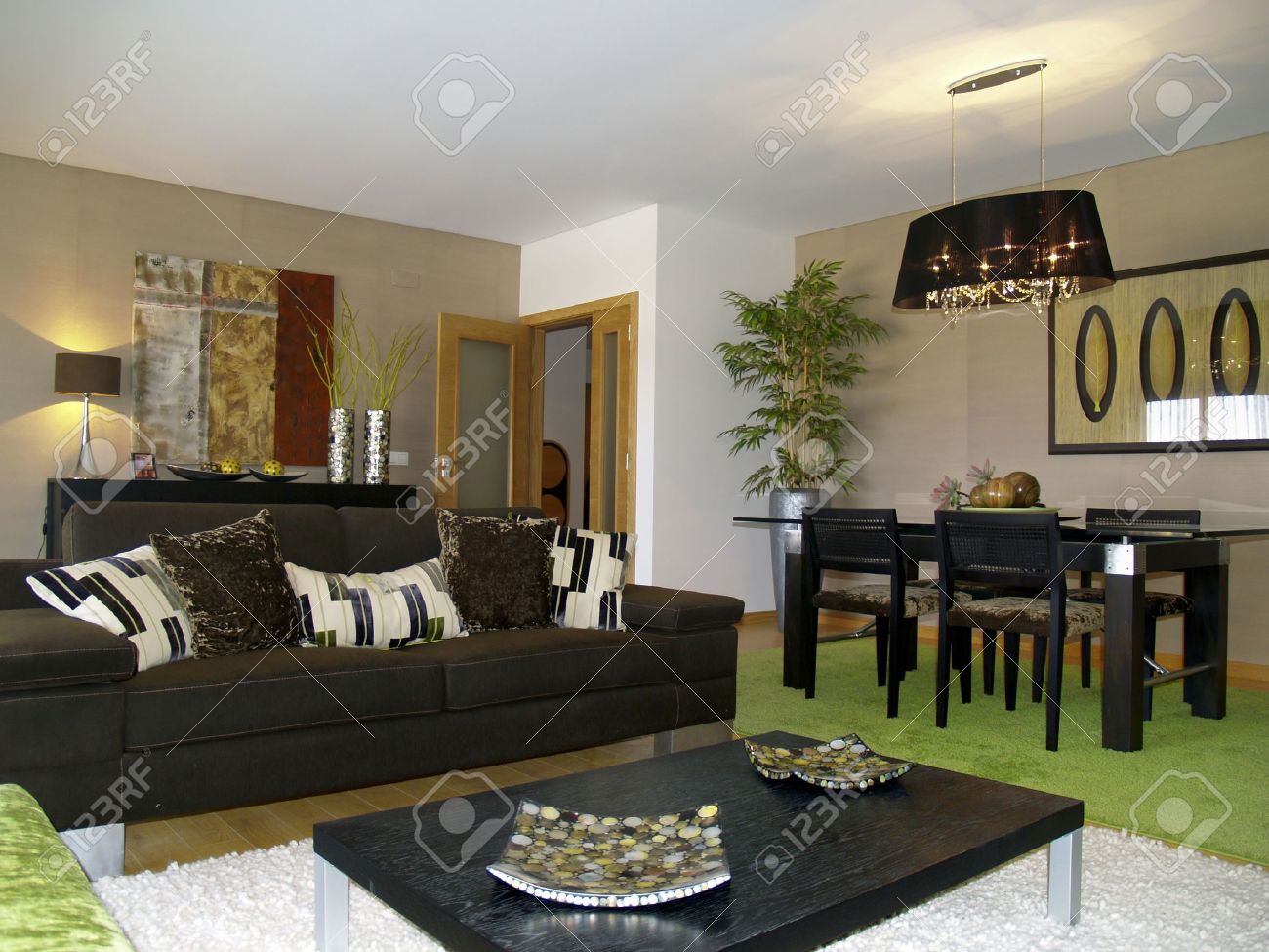 Moderne wohnung wohnzimmer dekoration lizenzfreie bilder 8519208