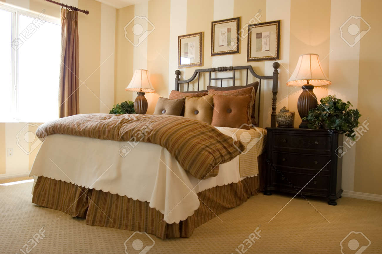 Modern smaakvol ingerichte slaapkamer royalty vrije foto, plaatjes ...