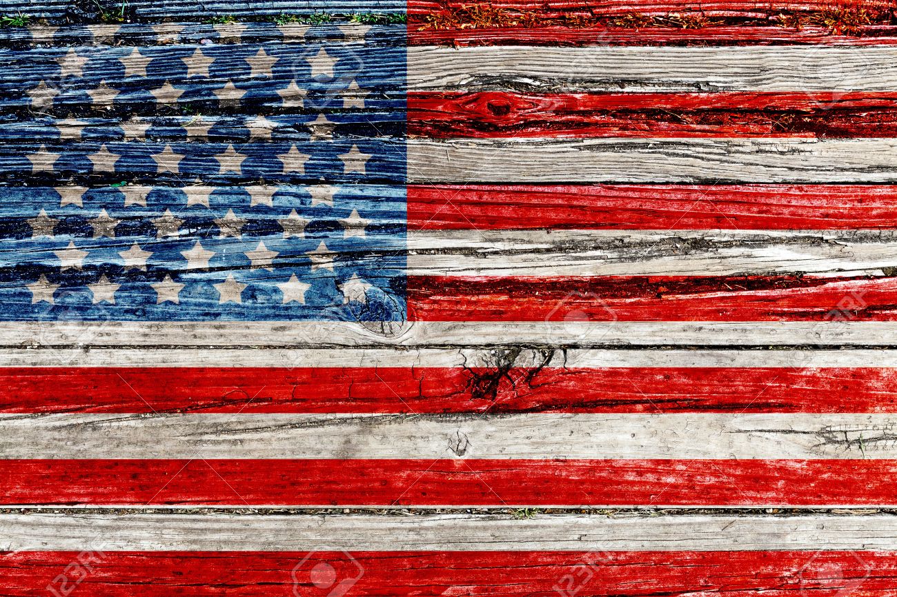 Old bandiera americana dipinta su dark recinto di legno foto ... Legno recinto decorazione
