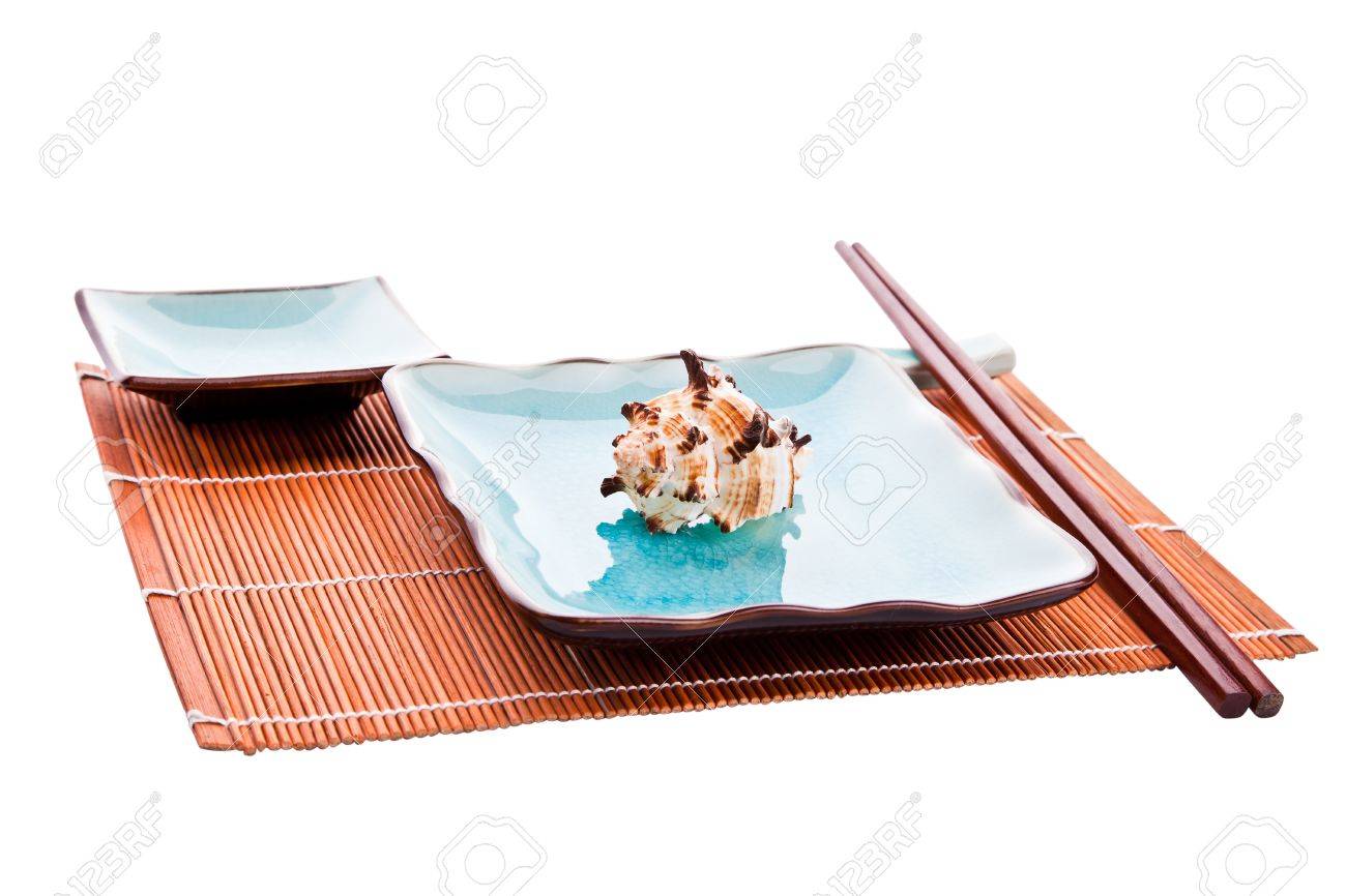 Traditionele japanse sushi servies set: eetstokjes op een rust ...