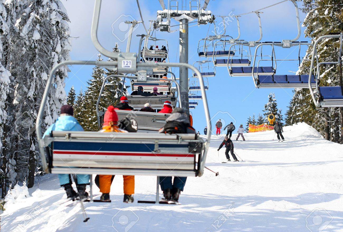 http://previews.123rf.com/images/photobac/photobac1211/photobac121100013/16627114-Skiers-go-on-the-lift-on-mountain-in-Bukovel-Ukraine-Stock-Photo.jpg
