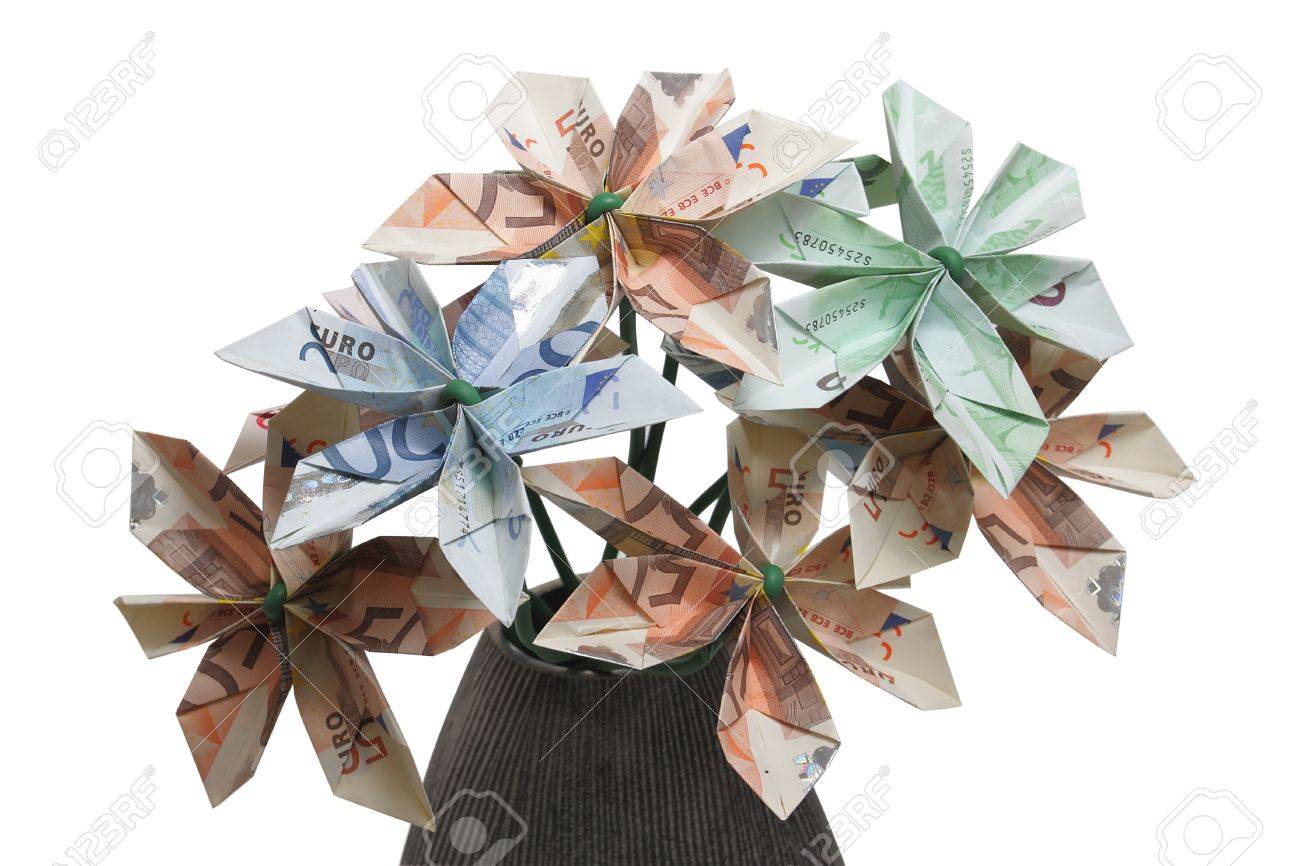 11381886-Bouquet-di-fiori-origami-fatto-da-polizze-di-diversi-valori-di-euro--Archivio-Fotografico.jpg