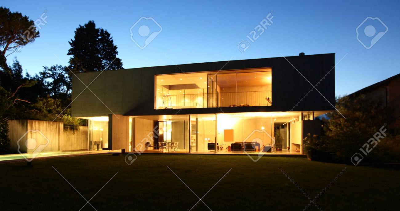 Modern House, xterior t he Night Stock Photo, Picture nd ... Modern House, xterior t he Night Stock Photo, Picture nd ... - ^