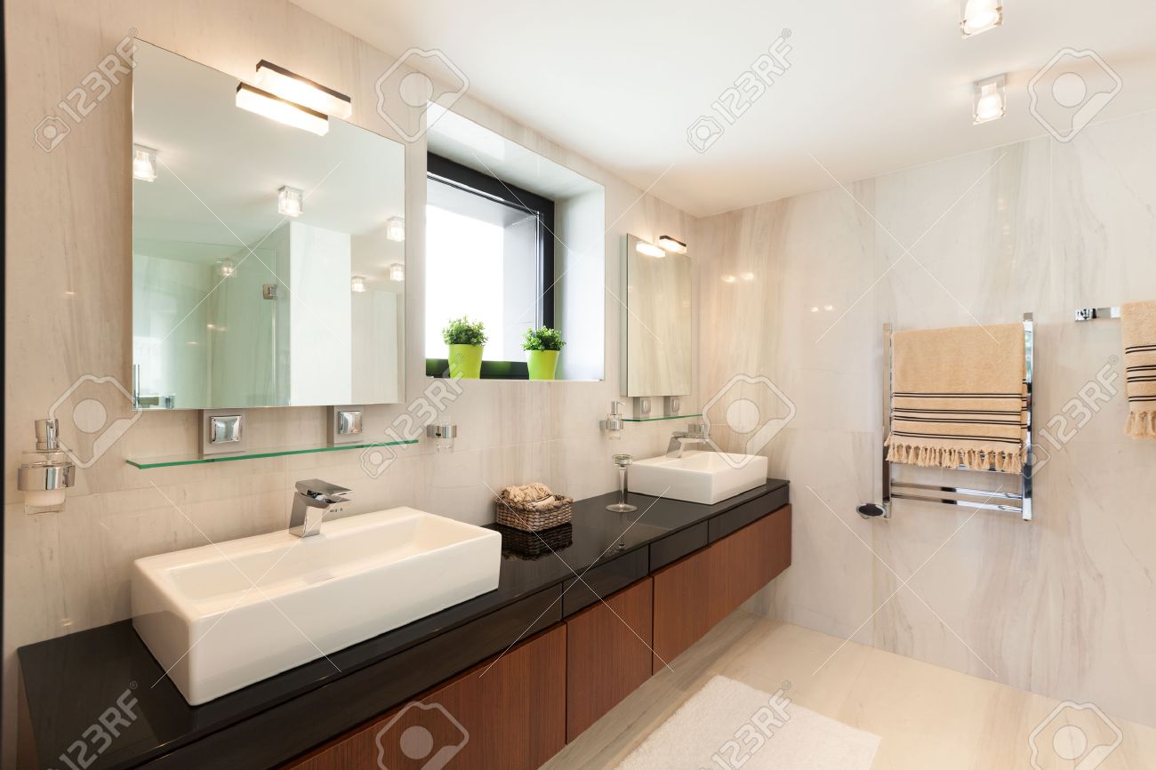 Salle de bain moderne banque d'images, vecteurs et illustrations ...