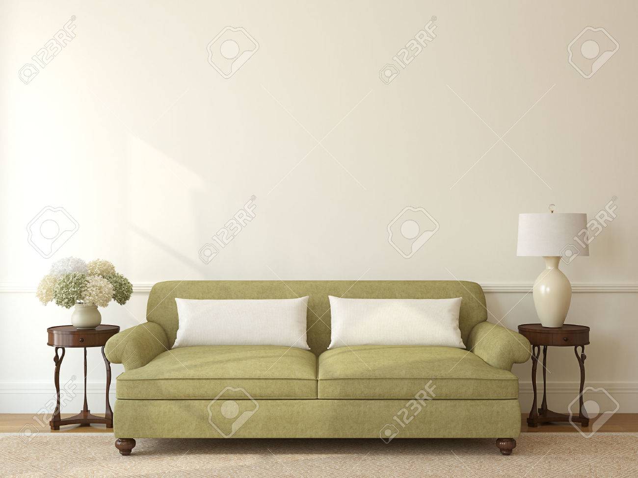 Klassieke woonkamer interieur met groene bank in de buurt van lege ...