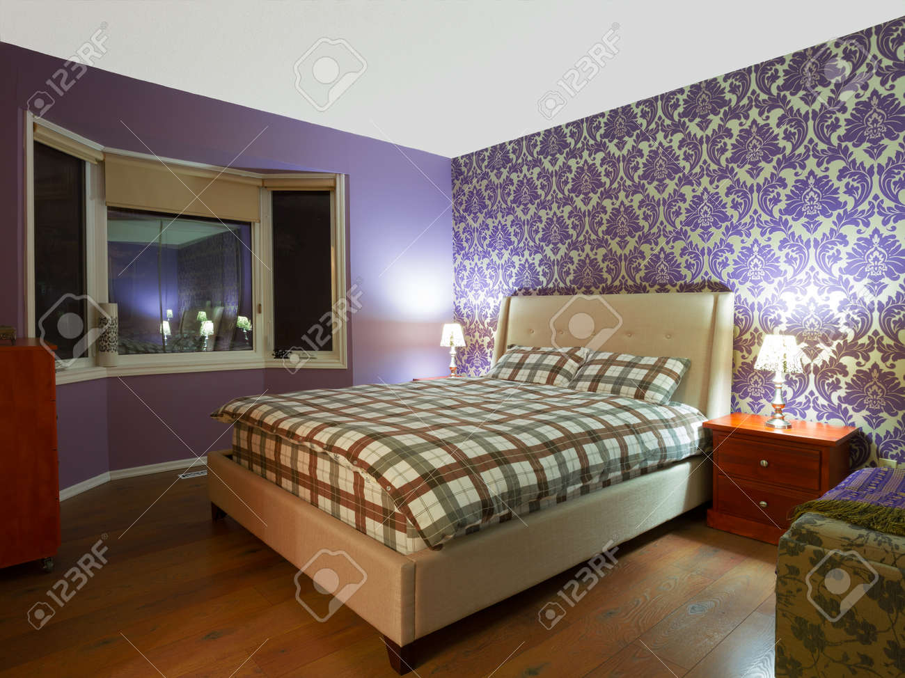 Romantique design d'intérieur chambre à coucher banque d'images et ...
