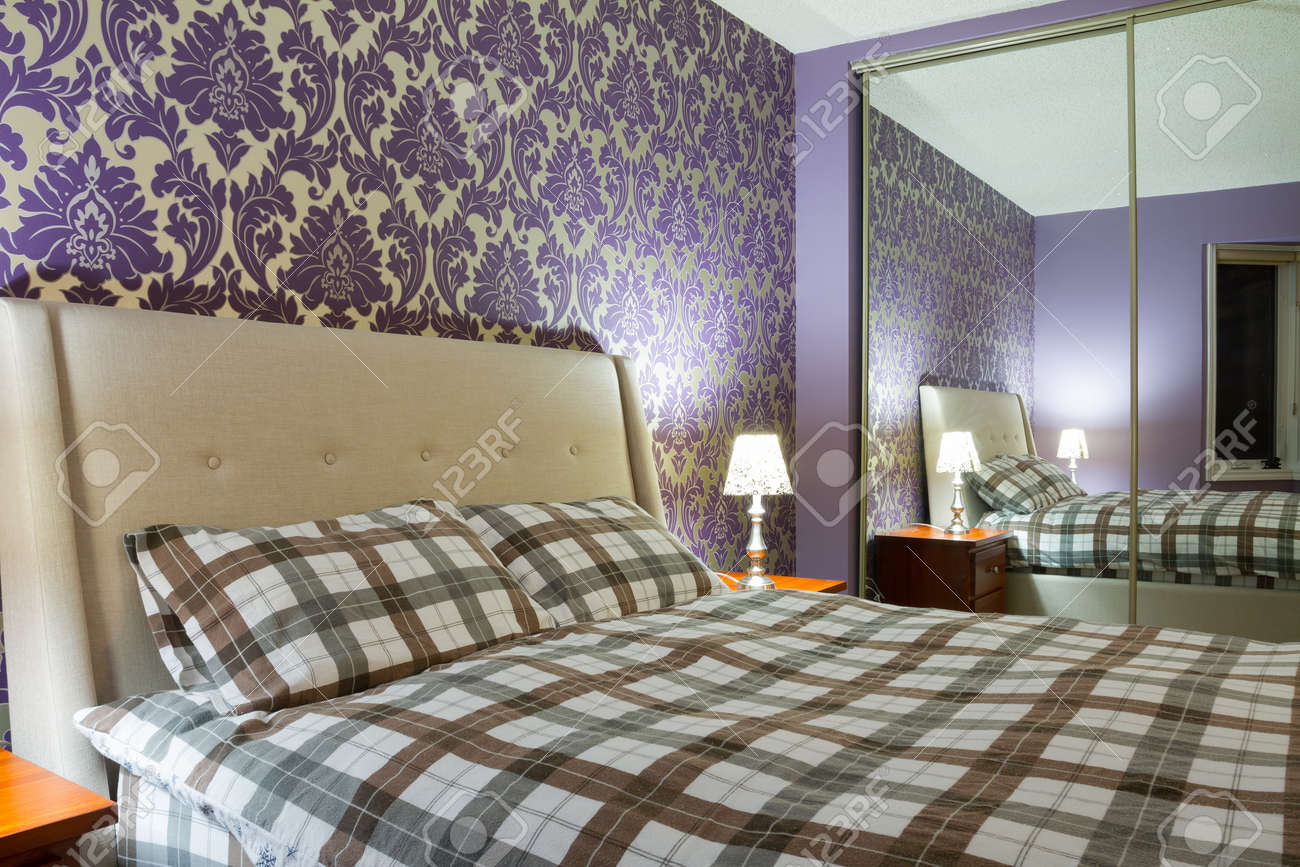 Romantique design d'intérieur chambre à coucher banque d'images et ...