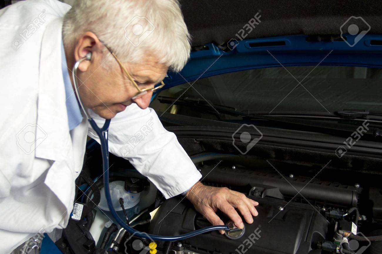 http://previews.123rf.com/images/spflaum/spflaum1202/spflaum120200040/12194264-Car-Doctor-in-the-mechanic-shop-Stock-Photo.jpg