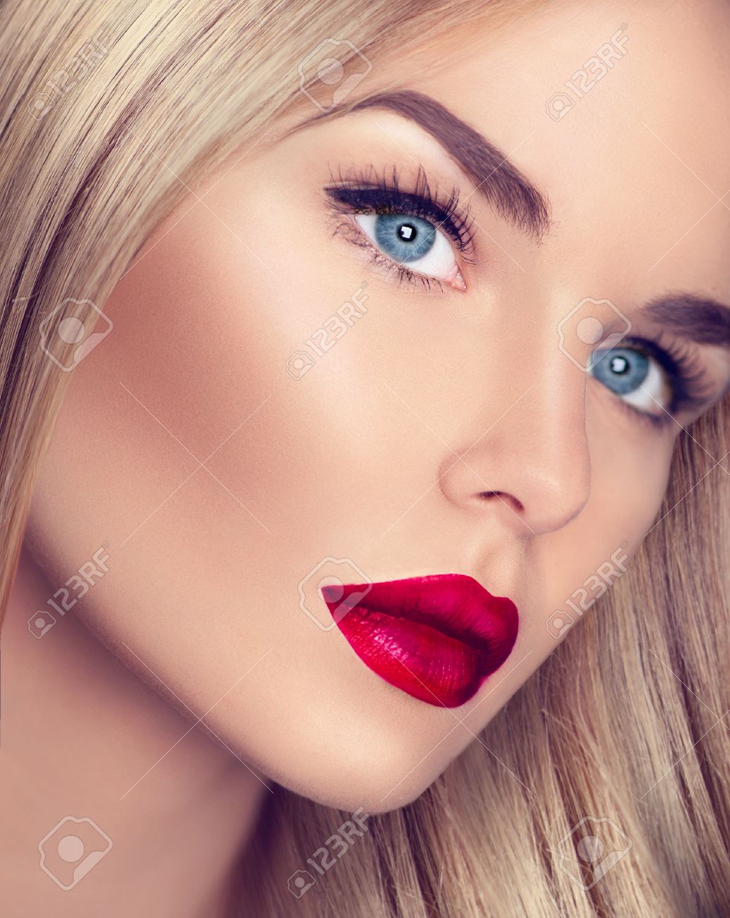 Blond royalty vrije foto's, plaatjes, beelden en stock fotografie