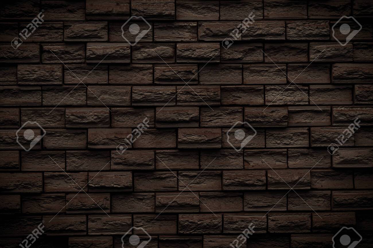 Dunkler raum mit backstein wand hintergrund lizenzfreie fotos ... Raum graue wand