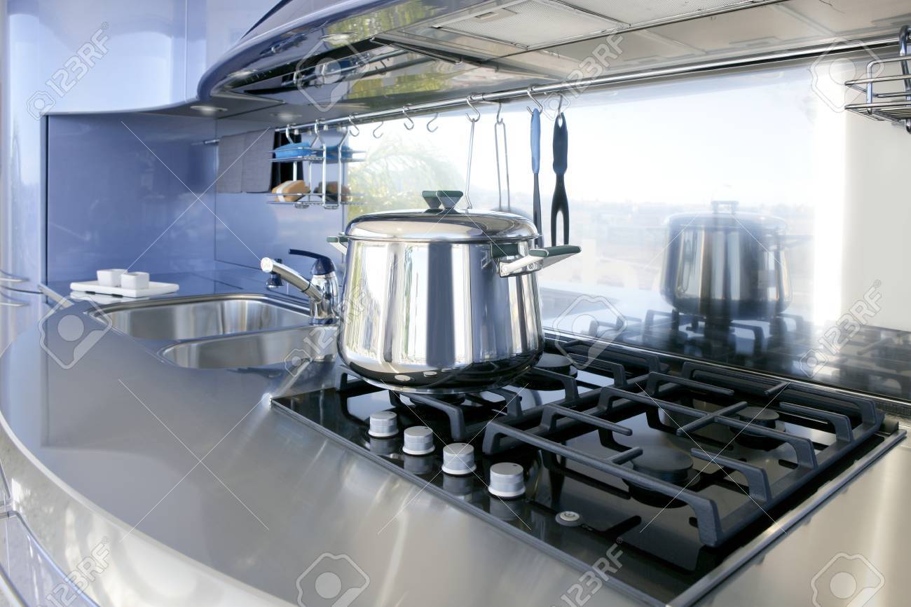Diseño de interiores de decoración de arquitectura moderna cocina de plata azul Foto de archivo ,