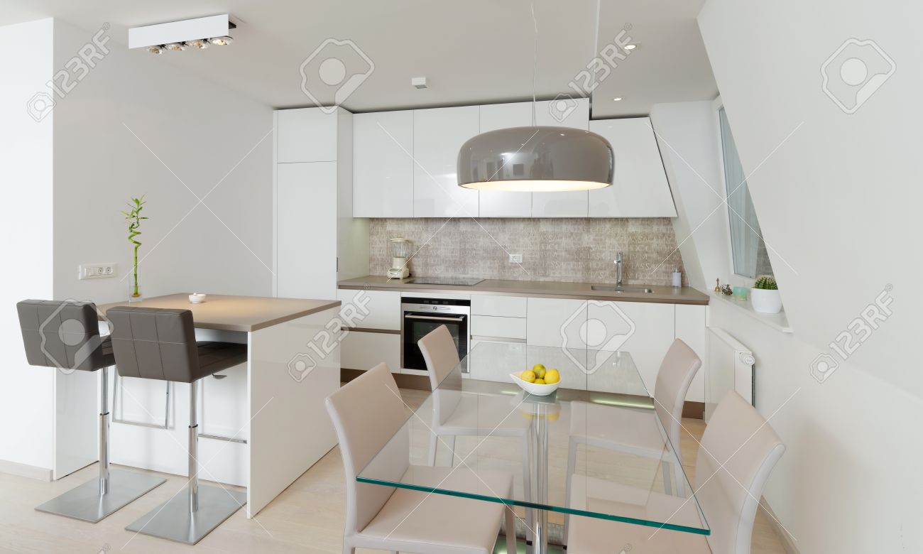 Intérieur de style maison moderne, cuisine banque d'images et ...