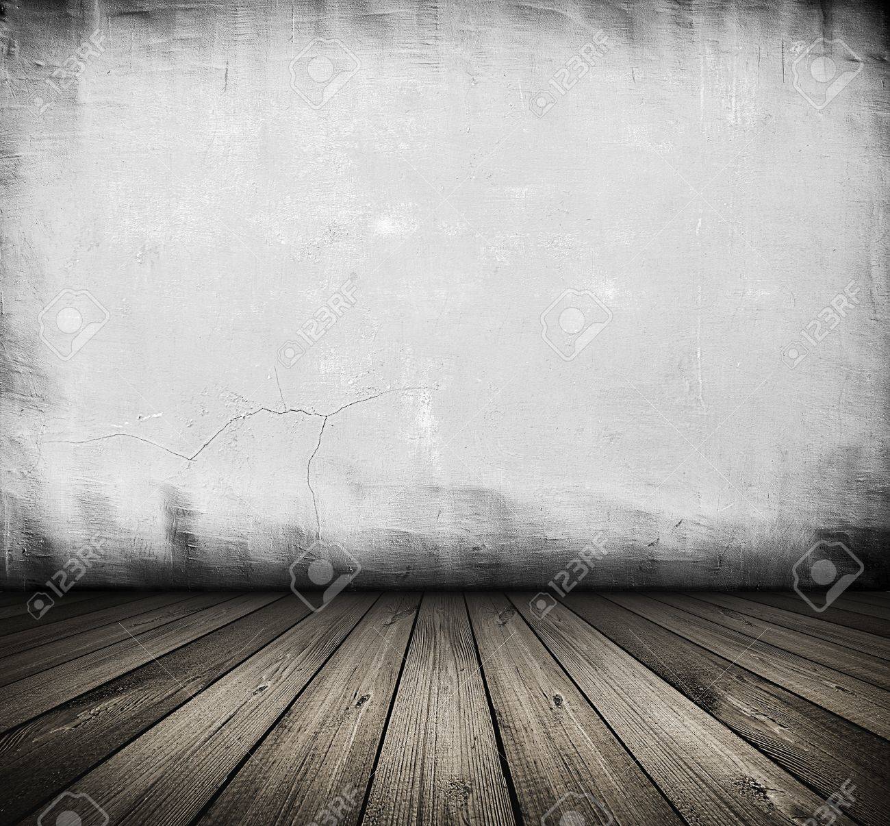 Chambre sombre millésime blanc avec plancher en bois et des ombres ...