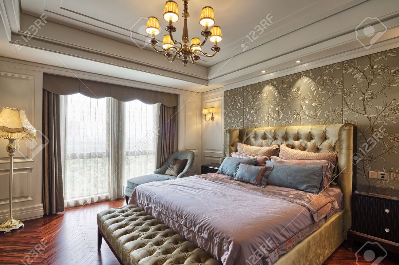 Camera da letto di lusso interni e decorazione foto royalty free ...